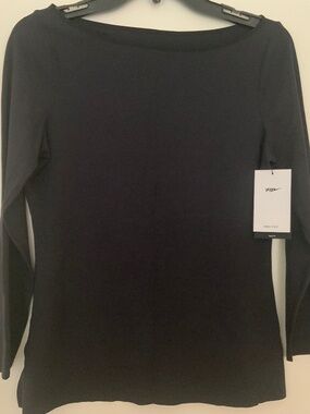 Nike Yoga Dri-FIT Long Sleeve Women’s Training Shirt - Size Medium